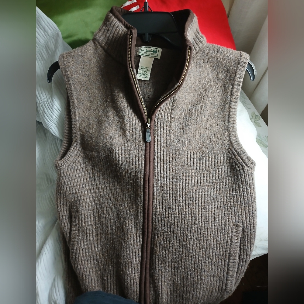 L.LBean Men's Waterfowl Sweater Vest